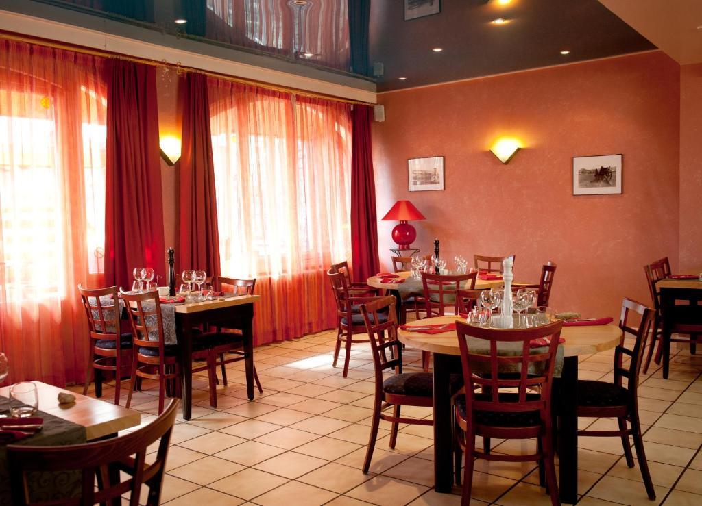 Citotel Hotel Le Commerce Sévérac-le-Château Esterno foto